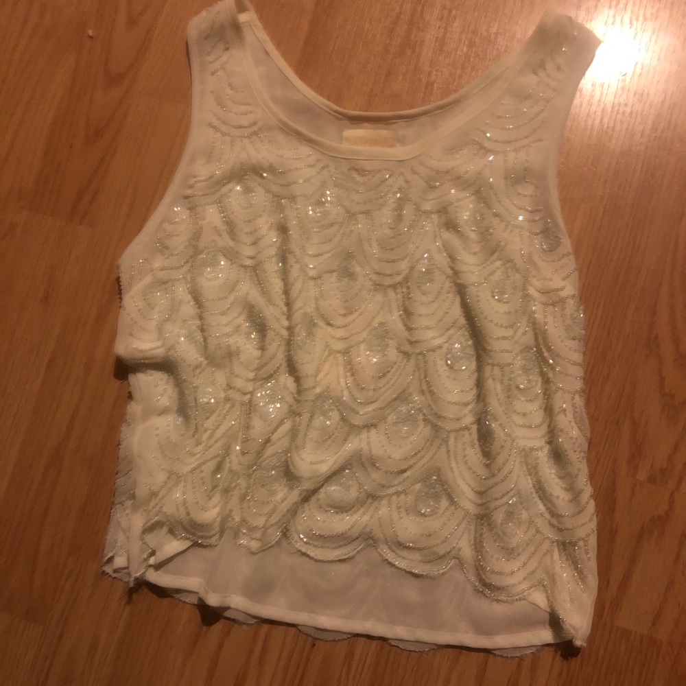 NWT small beautiful beaded white crop tank